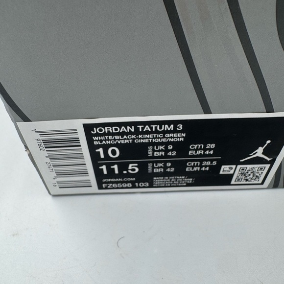 Athletic_Shoes